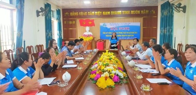 Hội Liên hiệp phụ nữ xã Thuận Lộc ứng dụng công tác chuyển đổi số trong tổ chức hội nghị tổng kết công tác Hội và phong trào phụ nữ năm 2023, triển khai nhiệm vụ năm 2024